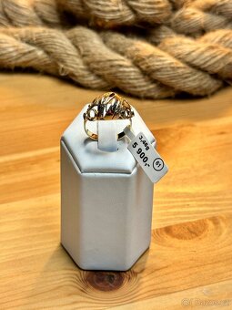 Zlatý prsten 3,46g (1705 kč/g) - 2