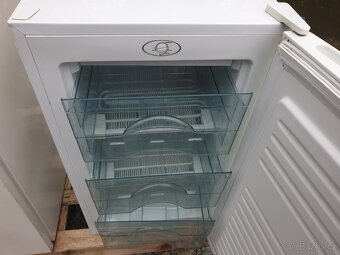 Malý šuplíkový mrazák - 2