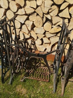 Podstavec/ stojan ze šicího stroje (2 ks) - 2