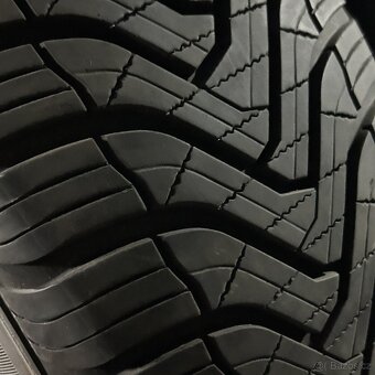 Zimní pneu 235/55 R19 105W Gripmax 7mm - 2