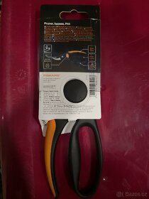 Fiskars Zahradnické nůžky P44 - 2
