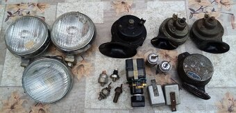 PRODÁM ZRCÁTKA ŠKODA ČSSR +DÍLY - 2