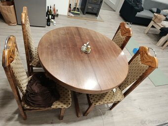 Kulatý rozkládací stůl - 2