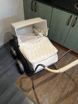 Osmipérák kočárek - 2