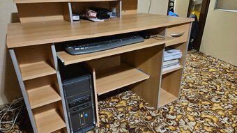 Počítačový stůl - 2