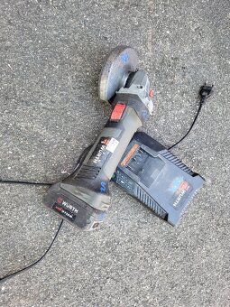 Akumulátorová úhlová bruska - 2