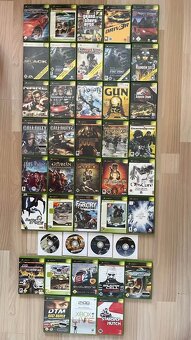 34x Microsoft Xbox Classic her + 8 obalů od her bez disku - 2