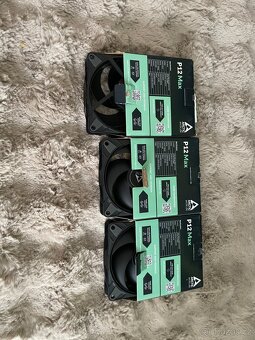 Prodám nové ventilátory Arctic P12 Max - 2