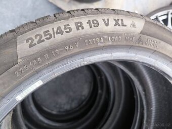 225/45/19 , zimní Continental - 2