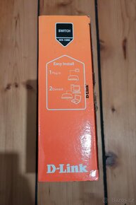 D-Link 5-Port Fast Ethernet Desktop Switch - 2