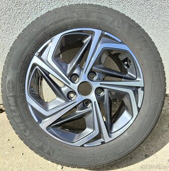 Prodám 16" Alu kola Hyundai 5x114,3 ET 50, 6,5Jx16 - 2