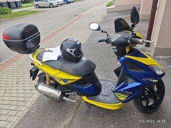 Motorka KYMCO SUPER8 50 CK50QT-6 Žlutá modrá - 2