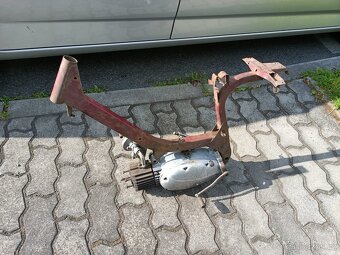 Rám a motor na Pařízka - 2