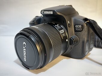 Canon EOS 700D - 2