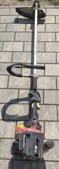 Benzinový křovinořez HOMELITE F3040 - 2