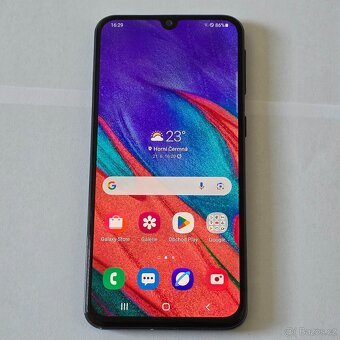 Samsung A40 mobilní telefon - 2