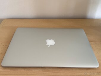 MacBook Air (13-inch, 2017) - 2