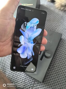 Samsung Galaxy Z Flip4 256GB - 2