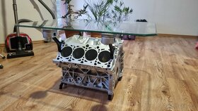 Konferenční stolek z bloku motoru V8 - 2