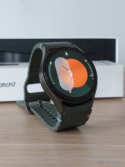 Samsung Galaxy Watch 7 40 mm ve velmi dobrém stavu. - 2