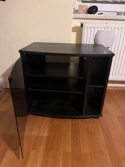 Skříňka pod televizi - 2