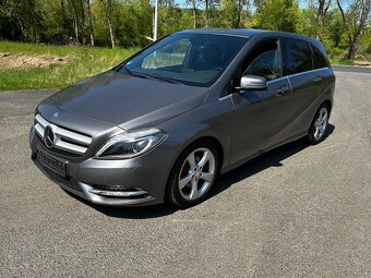 Mercedes-Benz B200 1.6i 115kw, r.2013, serviska - 2