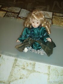 porcelánová panenka 24 cm - viz foto - 2