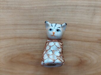 Porcelánová soška kočka kočička kotě drátkování ruční výroba - 2