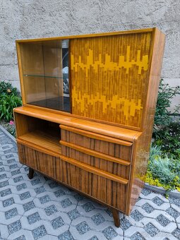 Sekretář, vitrína Jitona - Landsman a Nepožitek - 60. léta - 2