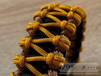 Paracord náramek (19,5 cm) black - coyote - gold - 2