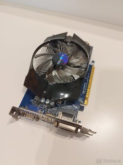 AMD Radeon HD7770 - 2