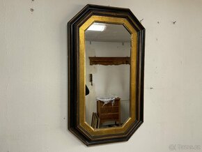 Starožitné zrcadlo v dřevěném rámu - 2