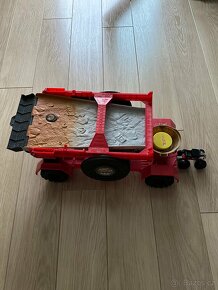 Hot Wheels Monster Trucks závod z kopce 2v1 - 2