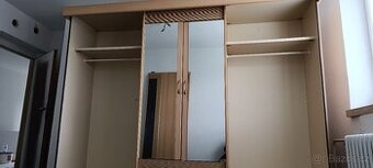 Šatní skříň - 2