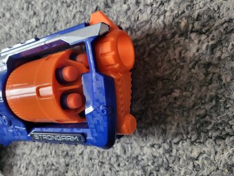 Nerf pistole větší - 2