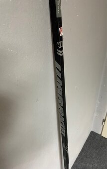 Nová juniorská hokejka WARRIOR AK - 2