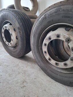 Pneu 315/70 -22,5 - 2