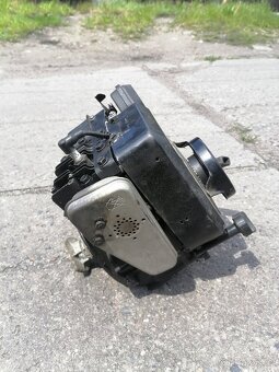 Motor ze sekačky Mountfield - 2
