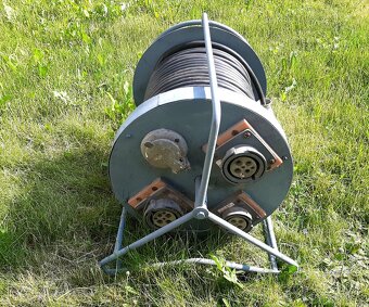 prodlužovací kabel 380V 70m s cívkou a zásuvkami - 2