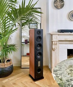 TRIANGLE ANTAL 902 nové či prezentační, Black i Cognac color - 2