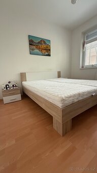 Postel 180x200 + matrace + noční stolky - 2