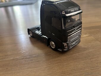 Model Volvo 750 tahač - 2