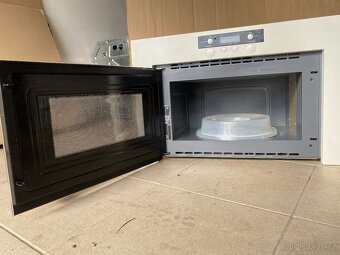 Mikrovlnná trouba vestavná Whirlpool AMW 460/1 WH - 2