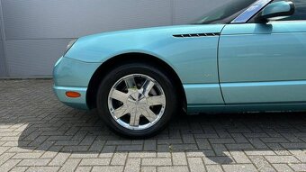Ford Thunderbird 4.0 V8 (r. v. 2002) - 2