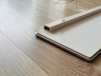 Apple Wired Keyboard - TOP - 2