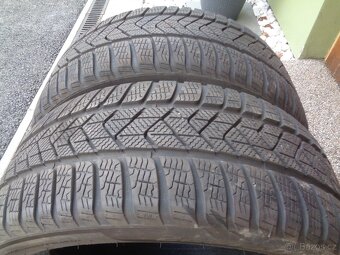 Zimní pneu 225/50/17 Pirelli - 2