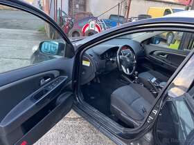 Kia Ceed dveře blatník pravý volant loketní opěrka 2011 DÍLY - 2