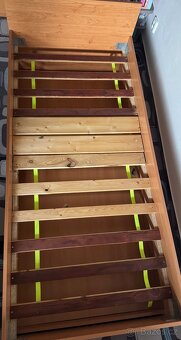 Postel 200x 90 cm, skříň, stůl - 2