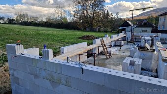 Stavební jeřáb pro zdění zdiva sendwix, KM Beta, porotherm - 2