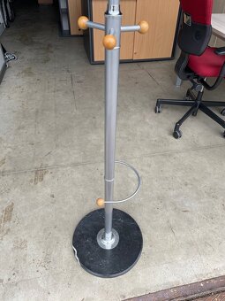 Kovový věšák - 2